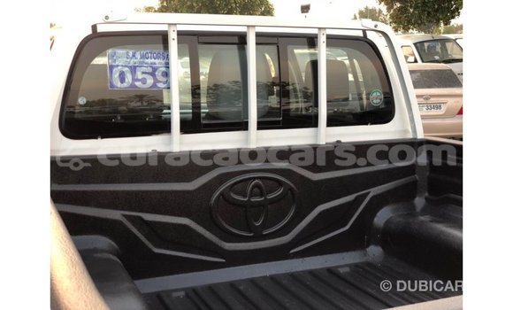 Buy Import Toyota Hilux White Car in Import - Dubai in Curacao Buy Import Toyota Hilux White Car in Import - Dubai in Curacao