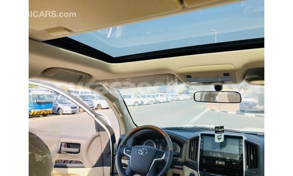 Buy Import Toyota Land Cruiser White Car in Import - Dubai in Curacao Buy Import Toyota Land Cruiser White Car in Import - Dubai in Curacao