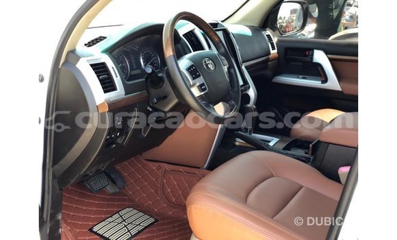 Buy Import Toyota Land Cruiser White Car in Import - Dubai in Curacao Buy Import Toyota Land Cruiser White Car in Import - Dubai in Curacao