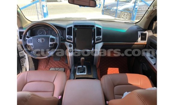 Buy Import Toyota Land Cruiser White Car in Import - Dubai in Curacao Buy Import Toyota Land Cruiser White Car in Import - Dubai in Curacao