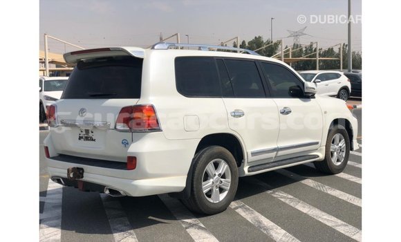 Buy Import Toyota Land Cruiser White Car in Import - Dubai in Curacao Buy Import Toyota Land Cruiser White Car in Import - Dubai in Curacao