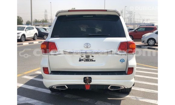 Buy Import Toyota Land Cruiser White Car in Import - Dubai in Curacao Buy Import Toyota Land Cruiser White Car in Import - Dubai in Curacao