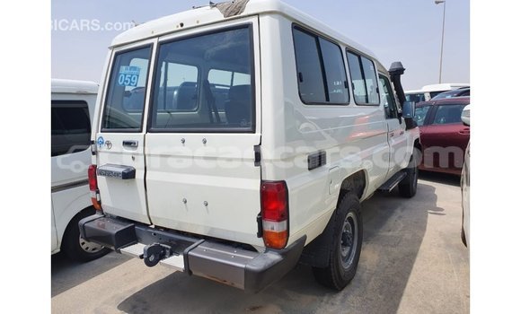 Buy Import Toyota Land Cruiser White Car in Import - Dubai in Curacao Buy Import Toyota Land Cruiser White Car in Import - Dubai in Curacao