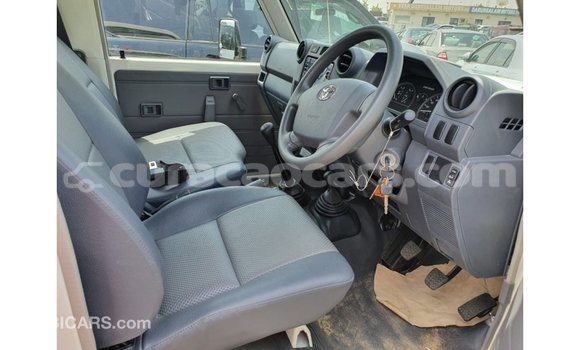 Buy Import Toyota Land Cruiser White Car in Import - Dubai in Curacao Buy Import Toyota Land Cruiser White Car in Import - Dubai in Curacao