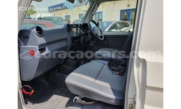 Buy Import Toyota Land Cruiser White Car in Import - Dubai in Curacao Buy Import Toyota Land Cruiser White Car in Import - Dubai in Curacao