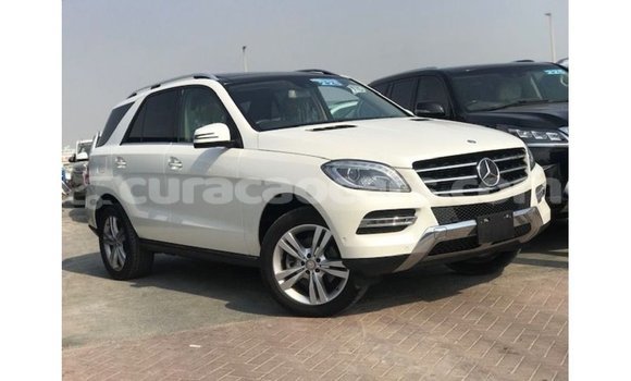 Buy Import Mercedes-Benz 190 (W201) White Car in Import - Dubai in Curacao Buy Import Mercedes-Benz 190 (W201) White Car in Import - Dubai in Curacao