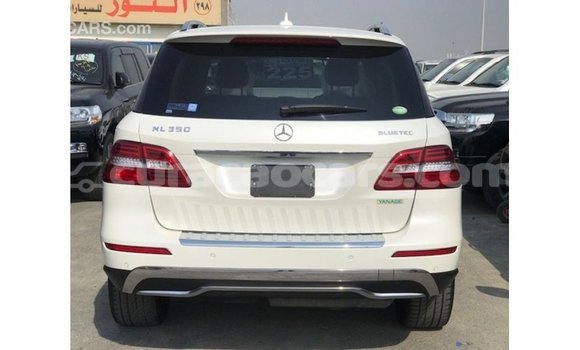 Buy Import Mercedes-Benz 190 (W201) White Car in Import - Dubai in Curacao Buy Import Mercedes-Benz 190 (W201) White Car in Import - Dubai in Curacao