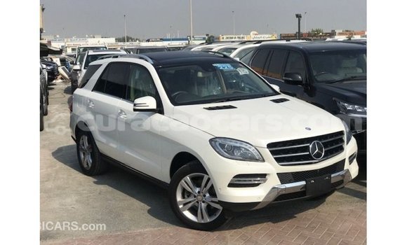 Buy Import Mercedes-Benz 190 (W201) White Car in Import - Dubai in Curacao Buy Import Mercedes-Benz 190 (W201) White Car in Import - Dubai in Curacao