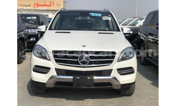 Buy Import Mercedes-Benz 190 (W201) White Car in Import - Dubai in Curacao Buy Import Mercedes-Benz 190 (W201) White Car in Import - Dubai in Curacao