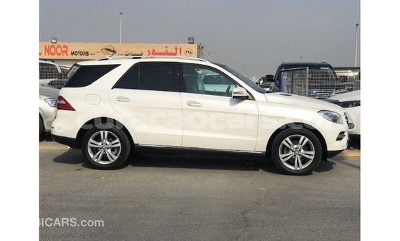 Buy Import Mercedes-Benz 190 (W201) White Car in Import - Dubai in Curacao Buy Import Mercedes-Benz 190 (W201) White Car in Import - Dubai in Curacao