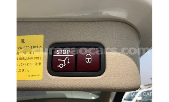 Buy Import Mercedes-Benz 190 (W201) White Car in Import - Dubai in Curacao Buy Import Mercedes-Benz 190 (W201) White Car in Import - Dubai in Curacao