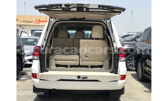 Buy Import Toyota Land Cruiser White Car in Import - Dubai in Curacao Buy Import Toyota Land Cruiser White Car in Import - Dubai in Curacao