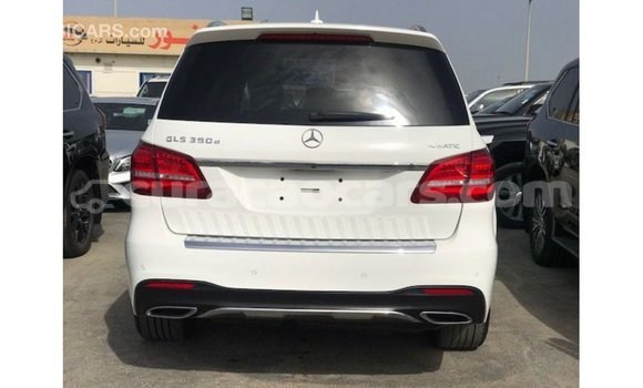 Buy Import Mercedes-Benz 190 (W201) White Car in Import - Dubai in Curacao Buy Import Mercedes-Benz 190 (W201) White Car in Import - Dubai in Curacao