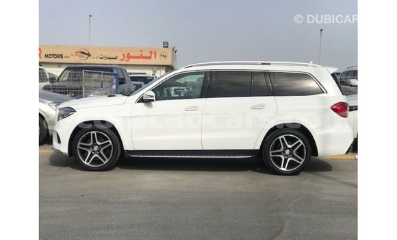 Buy Import Mercedes-Benz 190 (W201) White Car in Import - Dubai in Curacao Buy Import Mercedes-Benz 190 (W201) White Car in Import - Dubai in Curacao