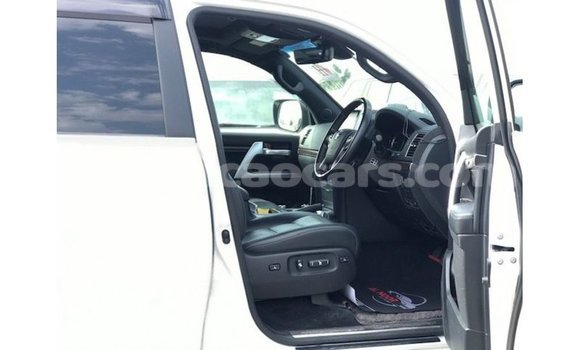Buy Import Toyota Land Cruiser White Car in Import - Dubai in Curacao Buy Import Toyota Land Cruiser White Car in Import - Dubai in Curacao