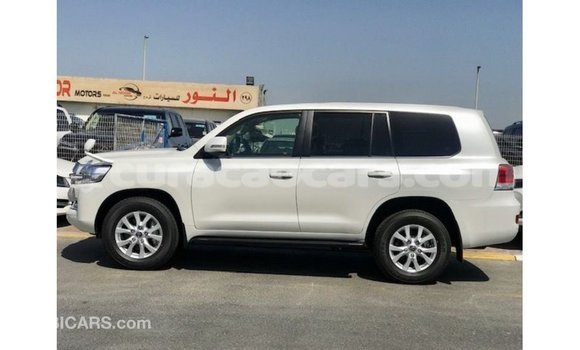 Buy Import Toyota Land Cruiser White Car in Import - Dubai in Curacao Buy Import Toyota Land Cruiser White Car in Import - Dubai in Curacao