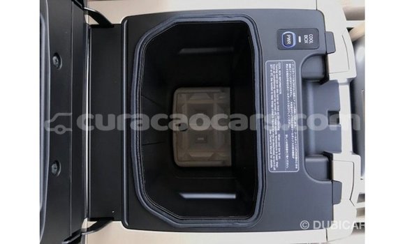 Buy Import Toyota Land Cruiser White Car in Import - Dubai in Curacao Buy Import Toyota Land Cruiser White Car in Import - Dubai in Curacao