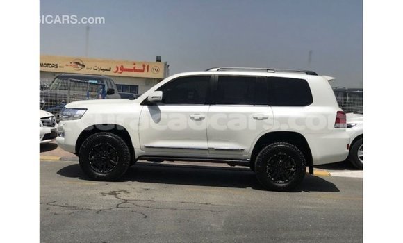 Buy Import Toyota Land Cruiser White Car in Import - Dubai in Curacao Buy Import Toyota Land Cruiser White Car in Import - Dubai in Curacao