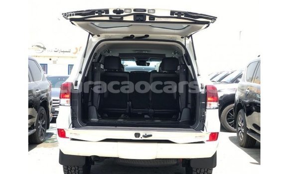 Buy Import Toyota Land Cruiser White Car in Import - Dubai in Curacao Buy Import Toyota Land Cruiser White Car in Import - Dubai in Curacao
