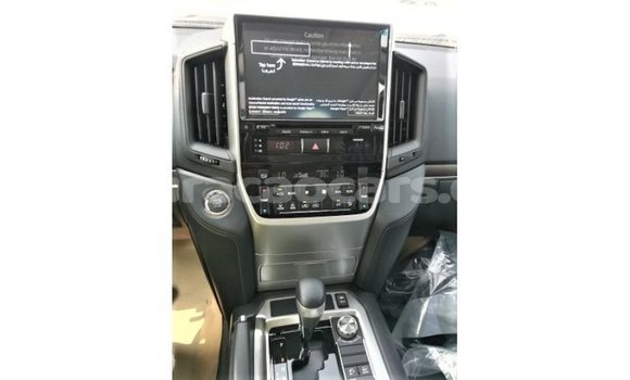 Buy Import Toyota Land Cruiser White Car in Import - Dubai in Curacao Buy Import Toyota Land Cruiser White Car in Import - Dubai in Curacao