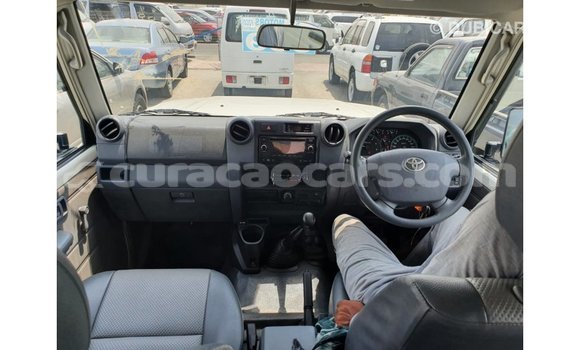 Buy Import Toyota Land Cruiser White Car in Import - Dubai in Curacao Buy Import Toyota Land Cruiser White Car in Import - Dubai in Curacao
