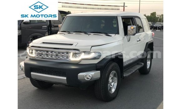 Buy Import Toyota FJ Cruiser White Car in Import - Dubai in Curacao Buy Import Toyota FJ Cruiser White Car in Import - Dubai in Curacao
