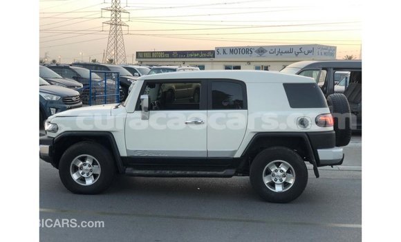 Buy Import Toyota FJ Cruiser White Car in Import - Dubai in Curacao Buy Import Toyota FJ Cruiser White Car in Import - Dubai in Curacao