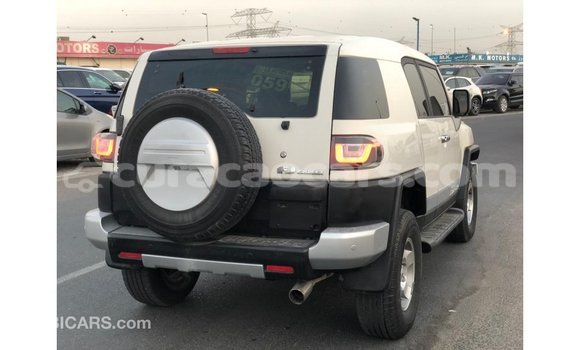 Buy Import Toyota FJ Cruiser White Car in Import - Dubai in Curacao Buy Import Toyota FJ Cruiser White Car in Import - Dubai in Curacao