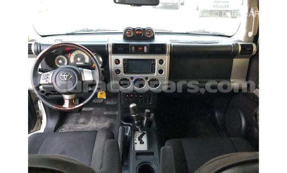 Buy Import Toyota FJ Cruiser White Car in Import - Dubai in Curacao Buy Import Toyota FJ Cruiser White Car in Import - Dubai in Curacao