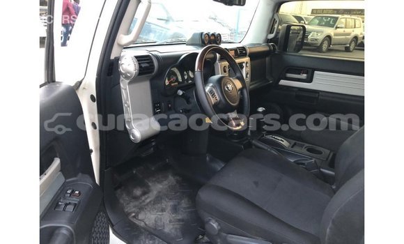 Buy Import Toyota FJ Cruiser White Car in Import - Dubai in Curacao Buy Import Toyota FJ Cruiser White Car in Import - Dubai in Curacao