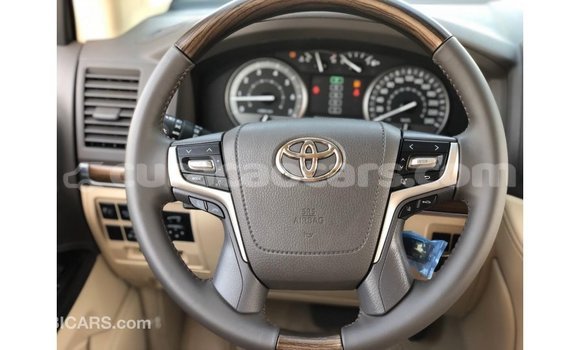 Buy Import Toyota Land Cruiser White Car in Import - Dubai in Curacao Buy Import Toyota Land Cruiser White Car in Import - Dubai in Curacao
