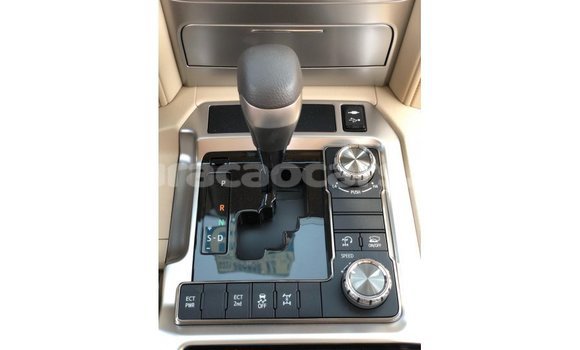 Buy Import Toyota Land Cruiser White Car in Import - Dubai in Curacao Buy Import Toyota Land Cruiser White Car in Import - Dubai in Curacao