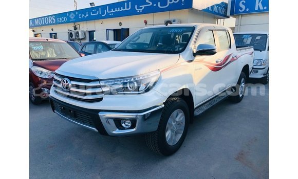 Buy Import Toyota Hilux White Car in Import - Dubai in Curacao