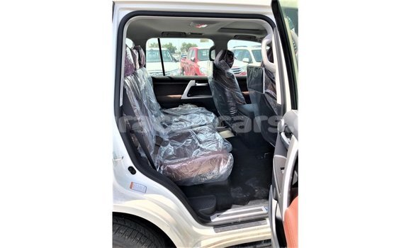 Buy Import Toyota Land Cruiser White Car in Import - Dubai in Curacao Buy Import Toyota Land Cruiser White Car in Import - Dubai in Curacao