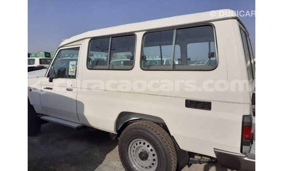 Buy Import Toyota Land Cruiser White Car in Import - Dubai in Curacao Buy Import Toyota Land Cruiser White Car in Import - Dubai in Curacao