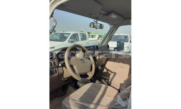 Buy Import Toyota Land Cruiser White Car in Import - Dubai in Curacao Buy Import Toyota Land Cruiser White Car in Import - Dubai in Curacao