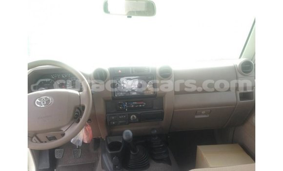Buy Import Toyota Land Cruiser White Car in Import - Dubai in Curacao Buy Import Toyota Land Cruiser White Car in Import - Dubai in Curacao