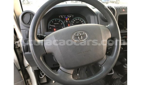 Buy Import Toyota Land Cruiser White Car in Import - Dubai in Curacao Buy Import Toyota Land Cruiser White Car in Import - Dubai in Curacao
