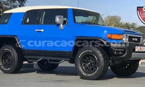 Buy Import Toyota FJ Cruiser Blue Car in Import - Dubai in Curacao