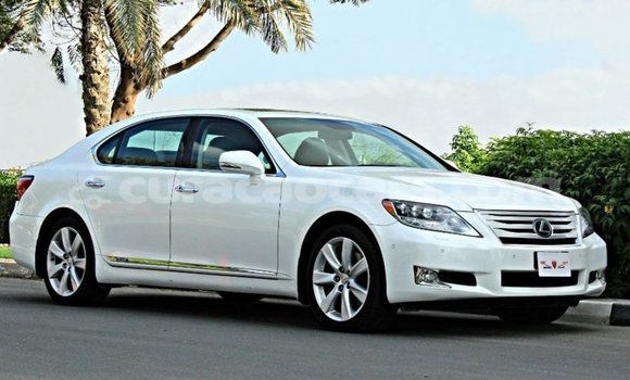 Buy Import Lexus LS White Car in Import - Dubai in Curacao