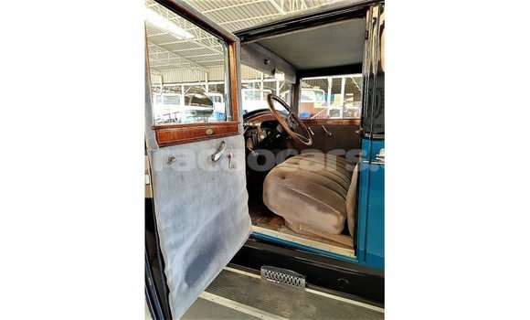 Buy Import Buick Electra Blue Car in Import - Dubai in Curacao Buy Import Buick Electra Blue Car in Import - Dubai in Curacao