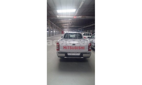 Buy Import Mitsubishi L200 White Car in Import - Dubai in Curacao Buy Import Mitsubishi L200 White Car in Import - Dubai in Curacao