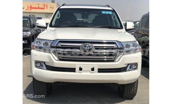 Buy Import Toyota Land Cruiser White Car in Import - Dubai in Curacao Buy Import Toyota Land Cruiser White Car in Import - Dubai in Curacao