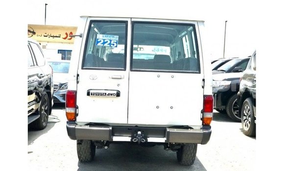 Buy Import Toyota Land Cruiser White Car in Import - Dubai in Curacao Buy Import Toyota Land Cruiser White Car in Import - Dubai in Curacao