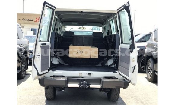 Buy Import Toyota Land Cruiser White Car in Import - Dubai in Curacao Buy Import Toyota Land Cruiser White Car in Import - Dubai in Curacao
