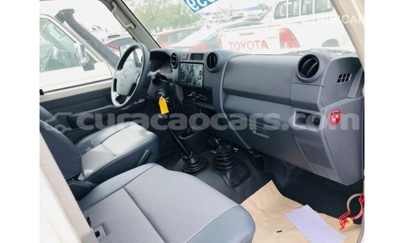 Buy Import Toyota Land Cruiser White Car in Import - Dubai in Curacao Buy Import Toyota Land Cruiser White Car in Import - Dubai in Curacao