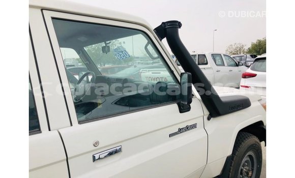 Buy Import Toyota Land Cruiser White Car in Import - Dubai in Curacao Buy Import Toyota Land Cruiser White Car in Import - Dubai in Curacao