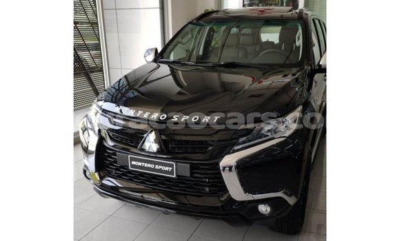 Buy Import Mitsubishi Montero Black Car in Import - Dubai in Curacao