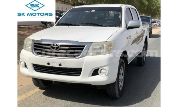 Buy Import Toyota Hilux White Car in Import - Dubai in Curacao