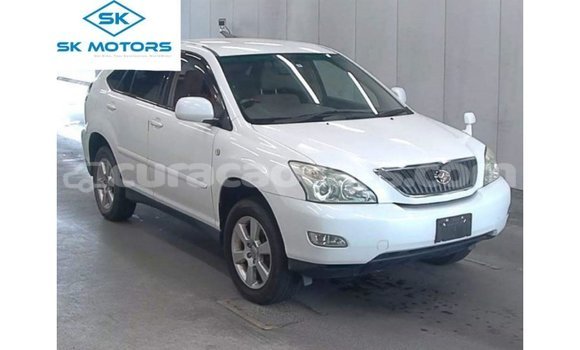 Buy Import Toyota Harrier White Car in Import - Dubai in Curacao